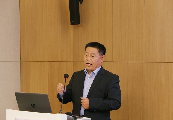 天行官方在线入口党委书记张会民从企业文化建设的角度作点评发言.jpg