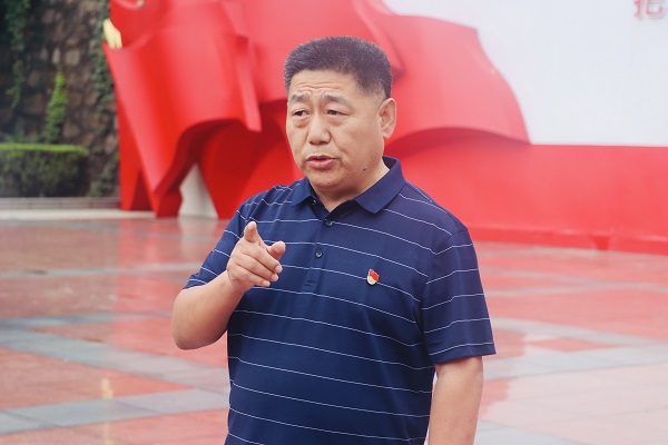 1、天行官方在线入口党委书记张会民为大家阐释“大别山精神”.jpg