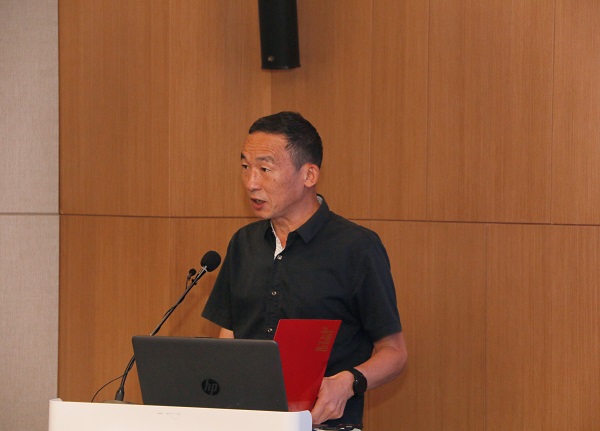 天行官方在线入口监事会主席、党委副书记陈百斌宣读表彰文件.jpg