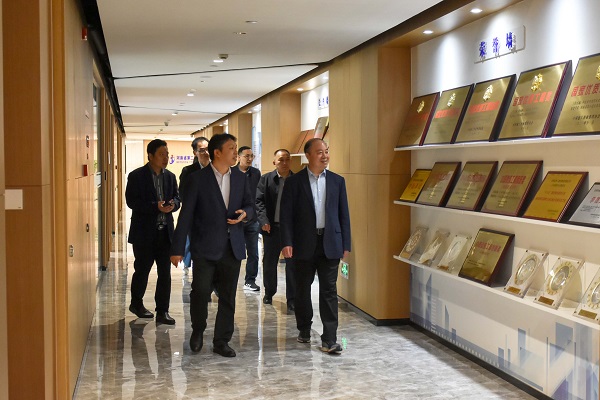 参观天行官方在线入口总部文化走廊.JPG