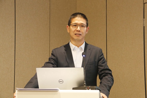4天行官方在线入口董事长祝建明作“民营建筑企业发展思考”报告.JPG